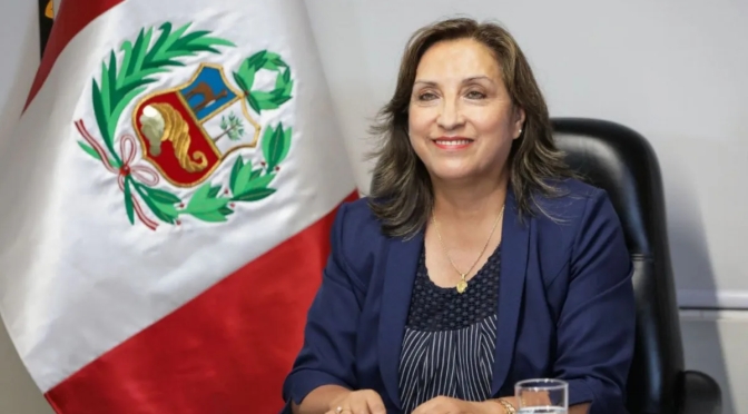 Tensiones en Perú: Ministros respaldan a Boluarte mientras aumenta la presión judicial